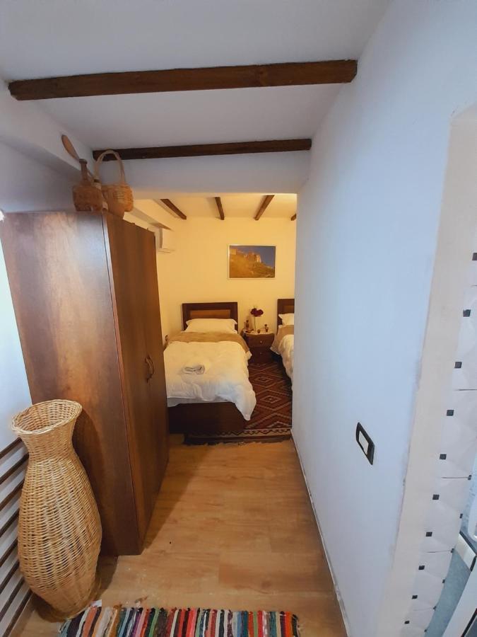 Guest House Maria - Berat Castle Екстериор снимка
