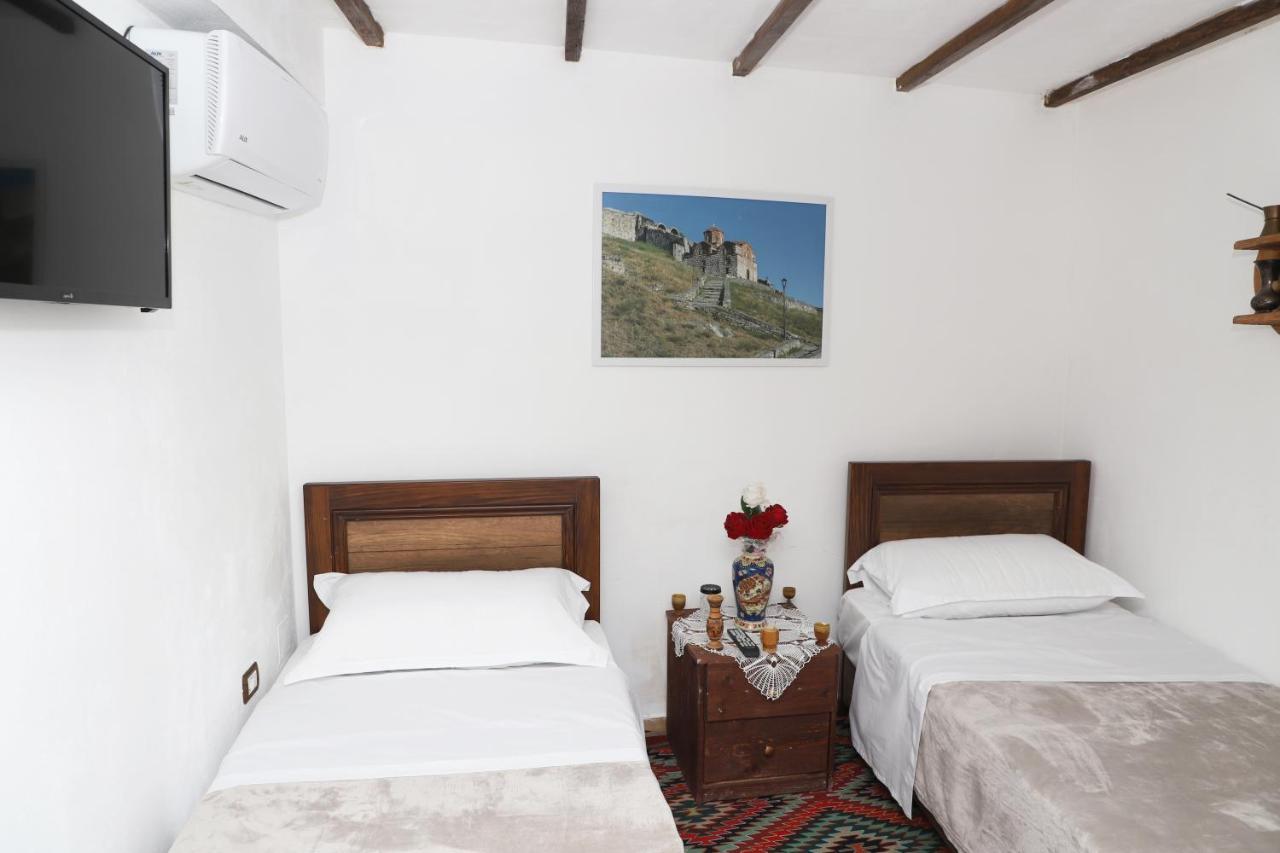 Guest House Maria - Berat Castle Екстериор снимка