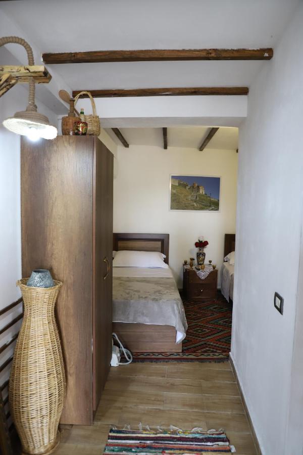 Guest House Maria - Berat Castle Екстериор снимка