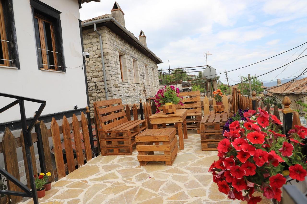 Guest House Maria - Berat Castle Екстериор снимка