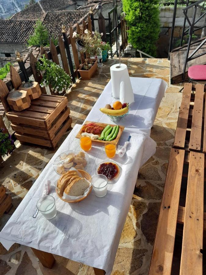Guest House Maria - Berat Castle Екстериор снимка