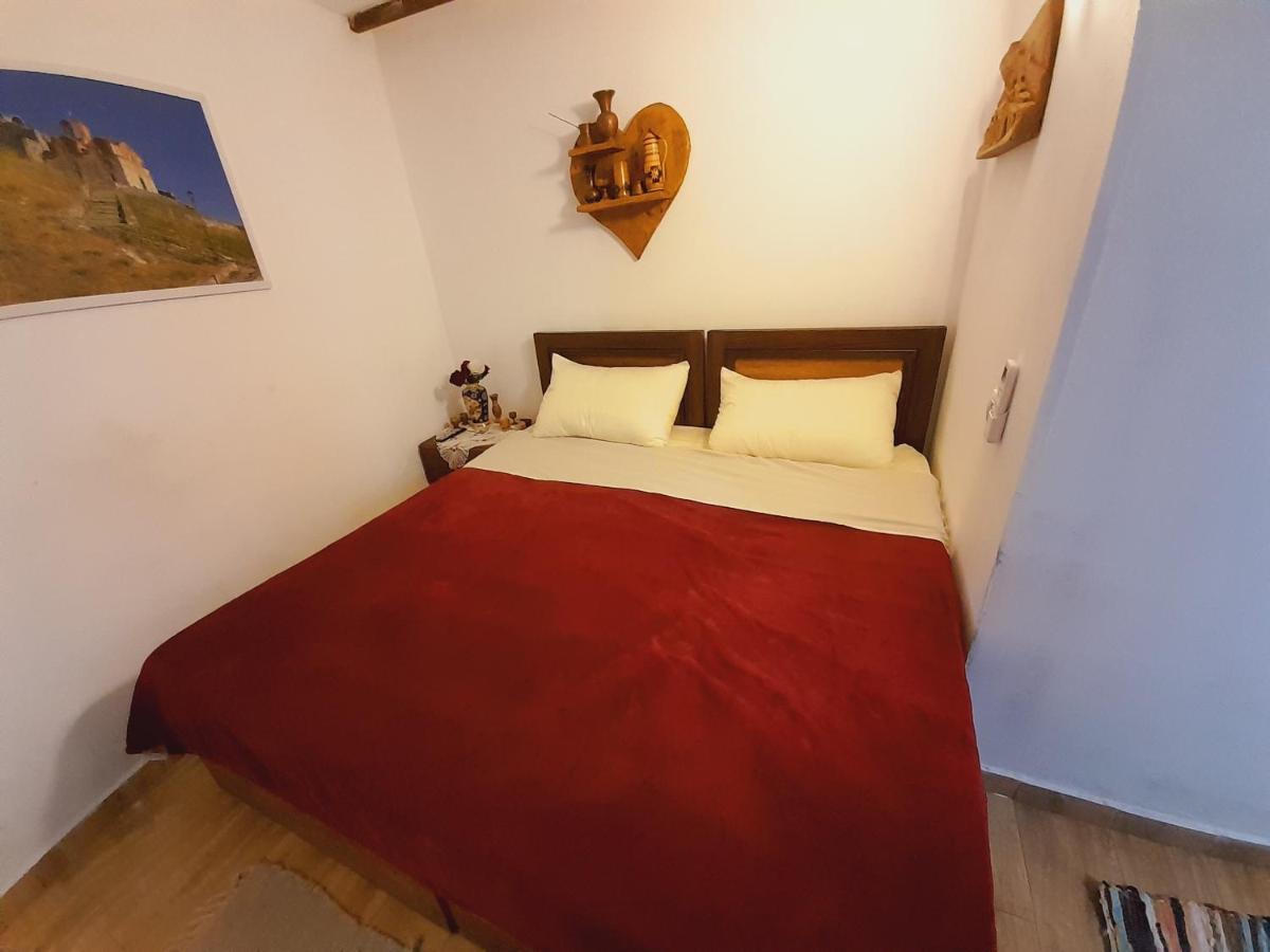 Guest House Maria - Berat Castle Екстериор снимка
