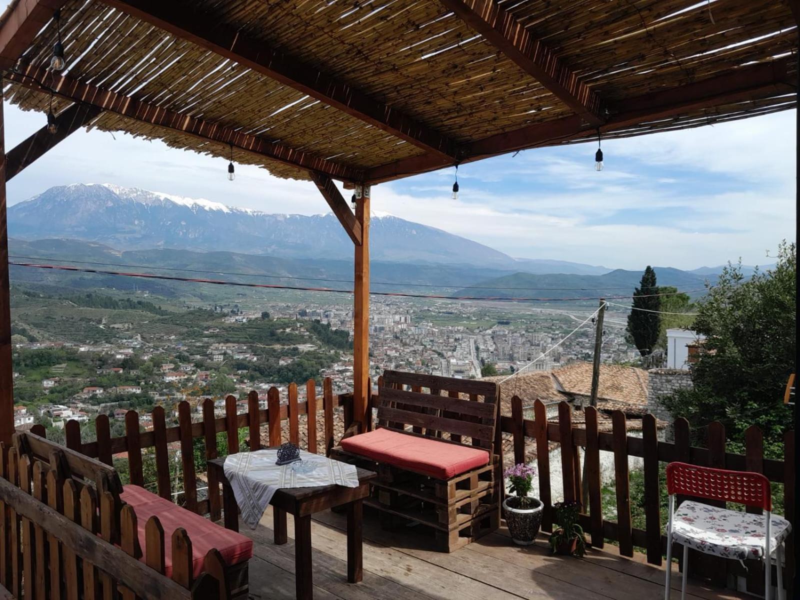 Guest House Maria - Berat Castle Екстериор снимка