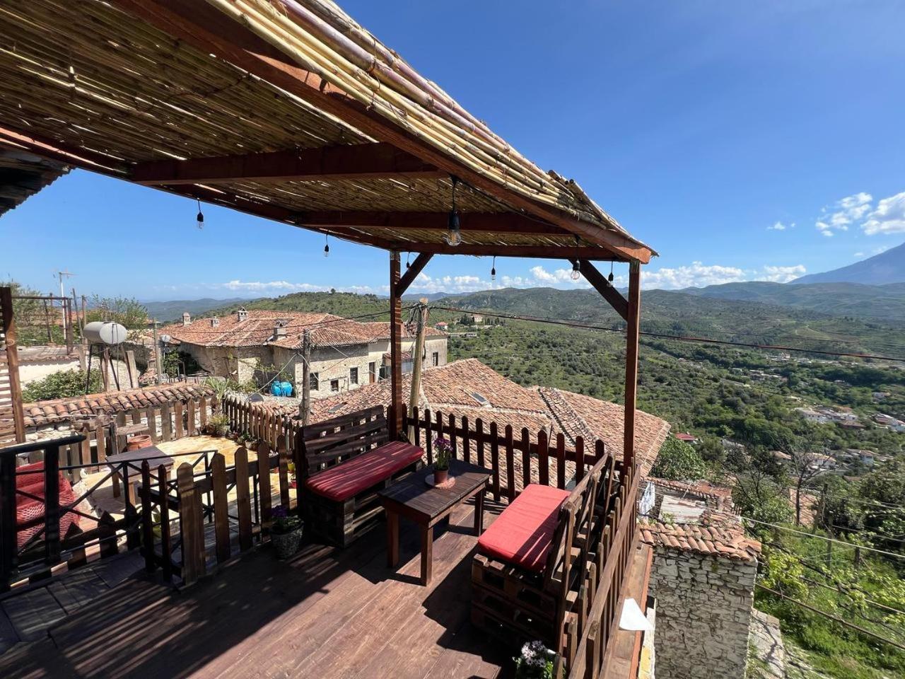 Guest House Maria - Berat Castle Екстериор снимка